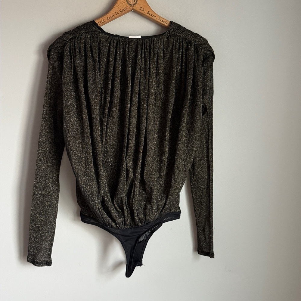 NEW Abercrombie & Fitch Long-Sleeve Draped Deep-V Bodysuit Small - Picture 3 of 9